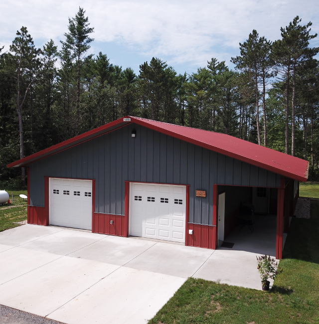40' x 56' pole barn with living quarters built by Walters Buildings