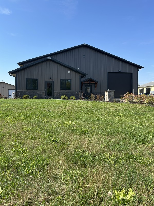 Post-Frame Commercial Flex Space Rental Property Post-frame commercial flex space with five rental units built by Walters Buildings